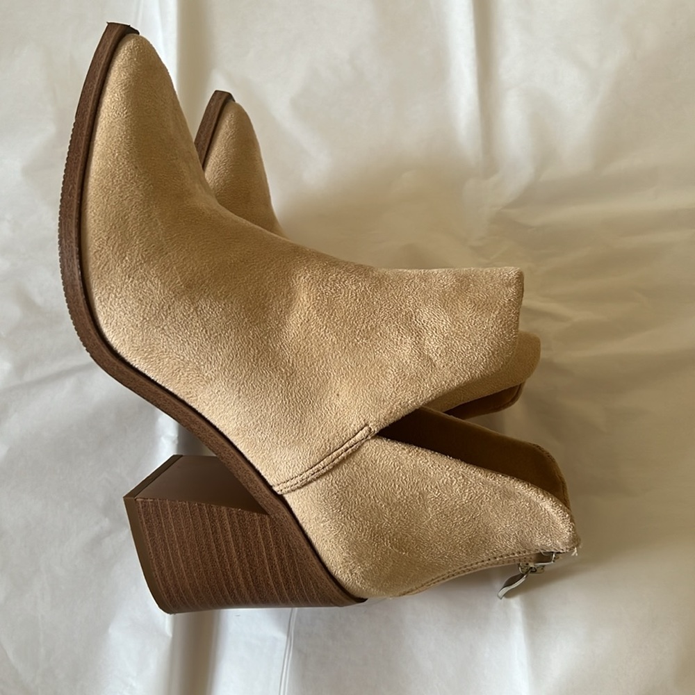 Perfect fall bootie - Picture 5 of 12